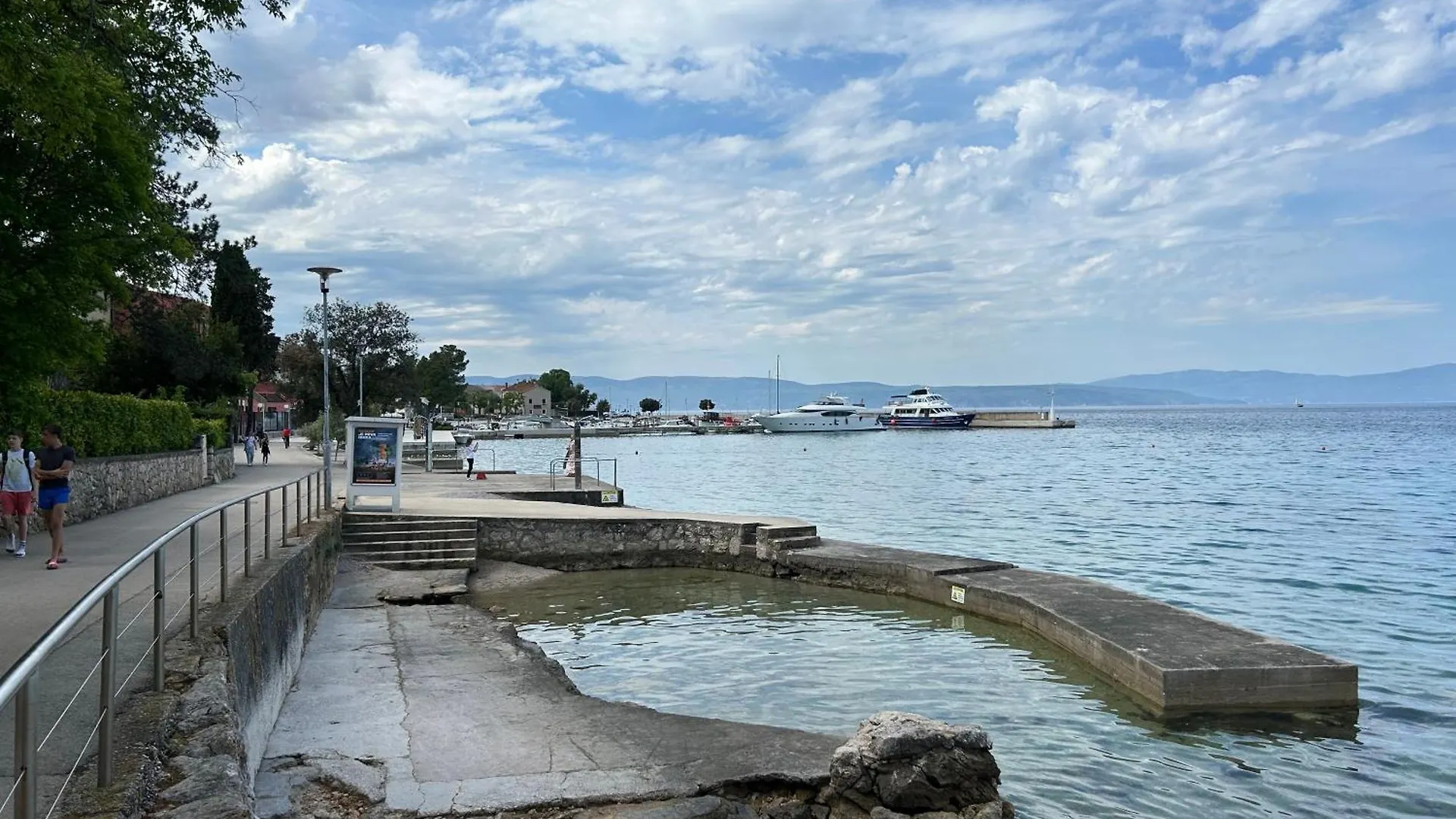 Apartment Maya Njivice Croatia